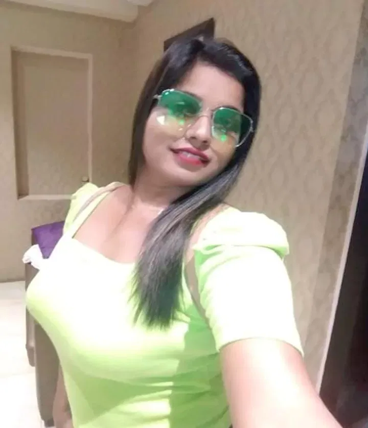 Independent Girls in green Look