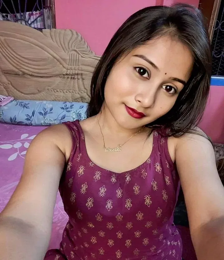 South-indian Hot Model in Suits