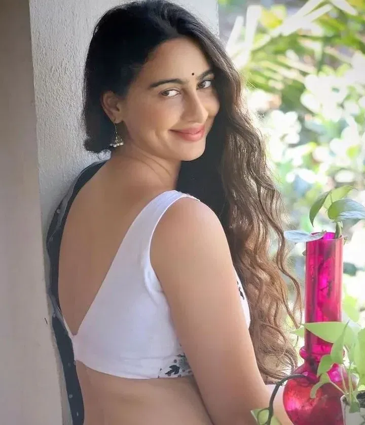 Helen Escorts in Kalara