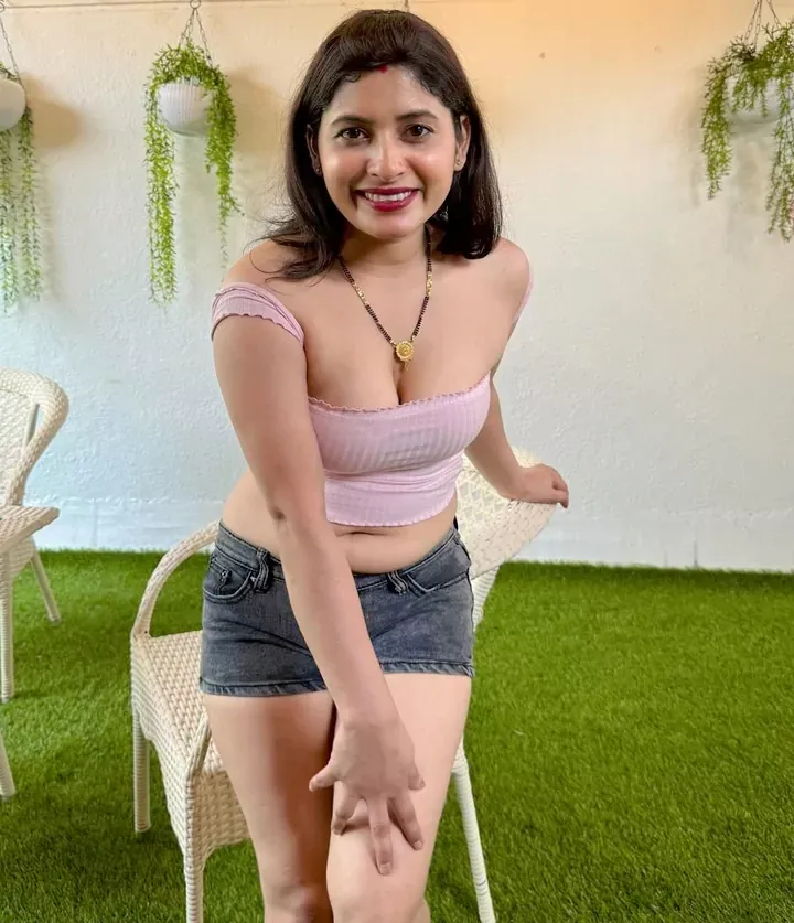 Bishakha Hot Punjabi Bhabhi Escorts