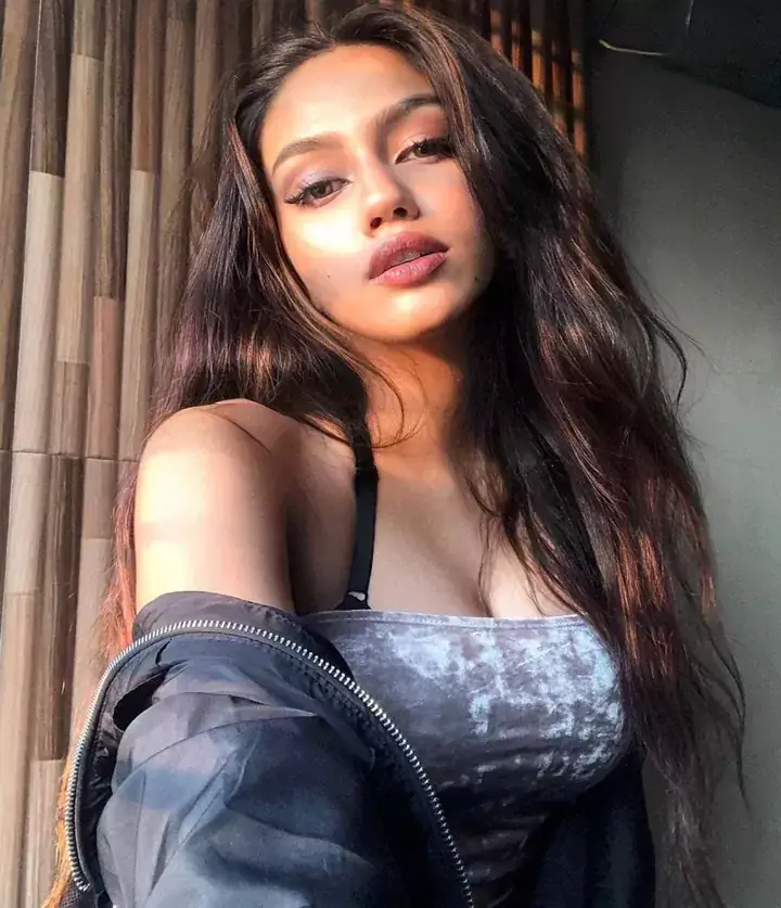 Hot Siya Escorts