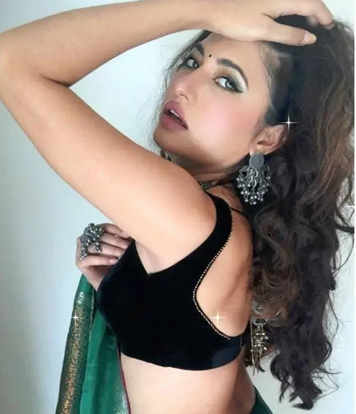 Ritika Escorts Green Saree Look