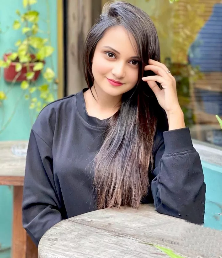 Diya Russina Escorts