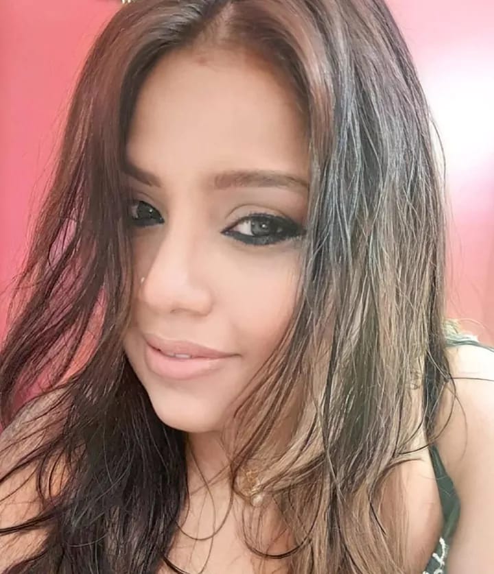 Model Yashika