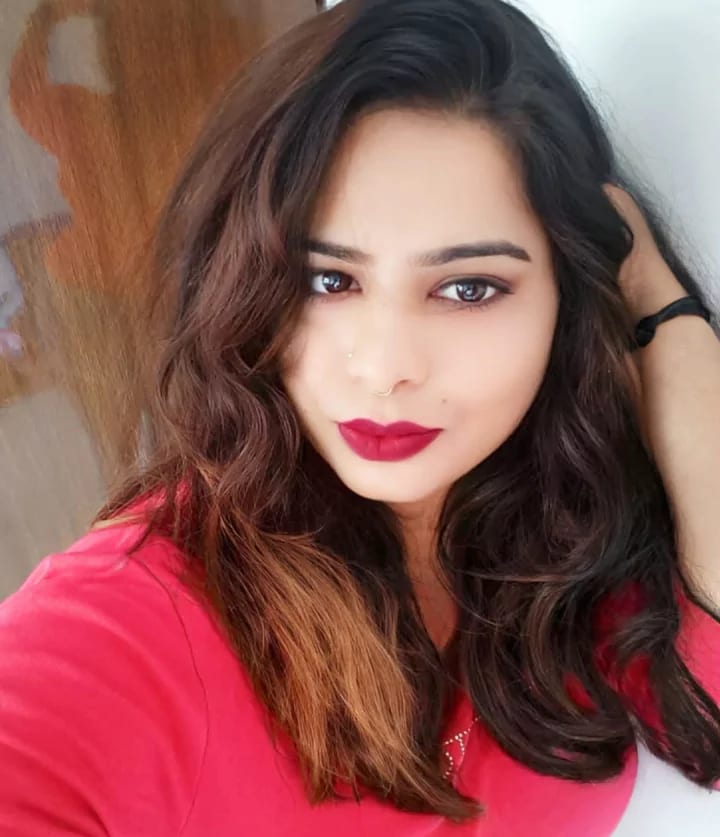 Mona Call Girl