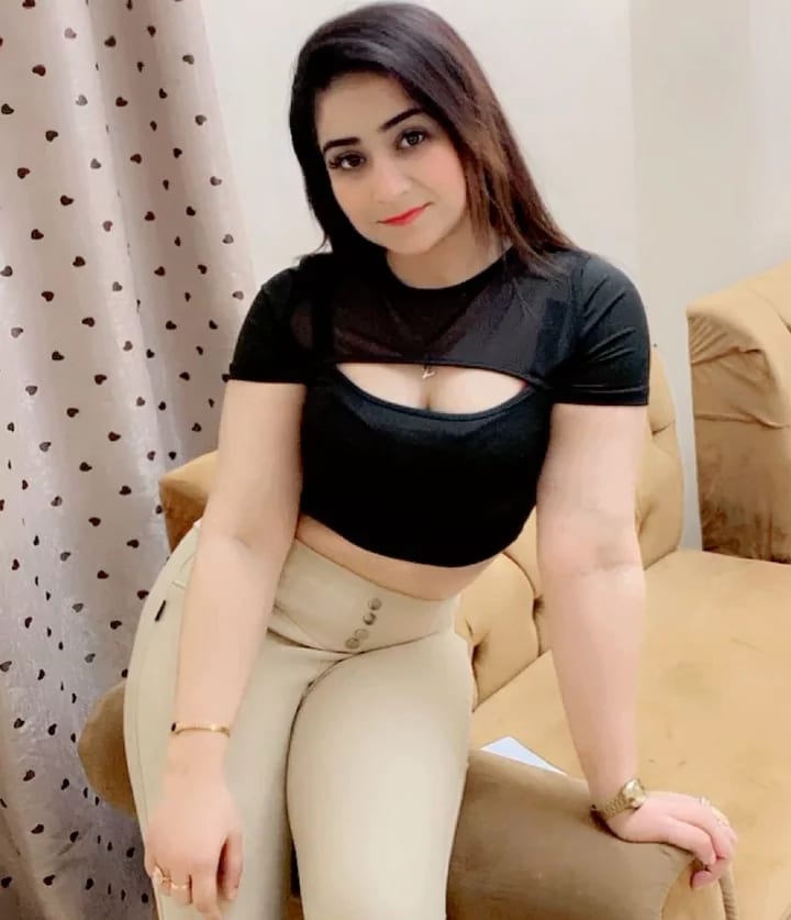 Moni Escorts